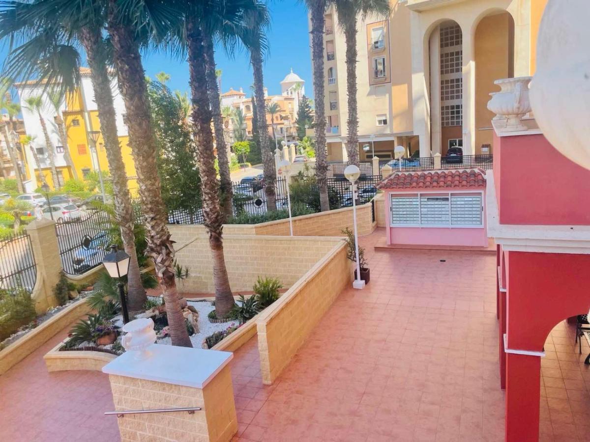 Beach Apartament In Torrevieja Bagian luar foto