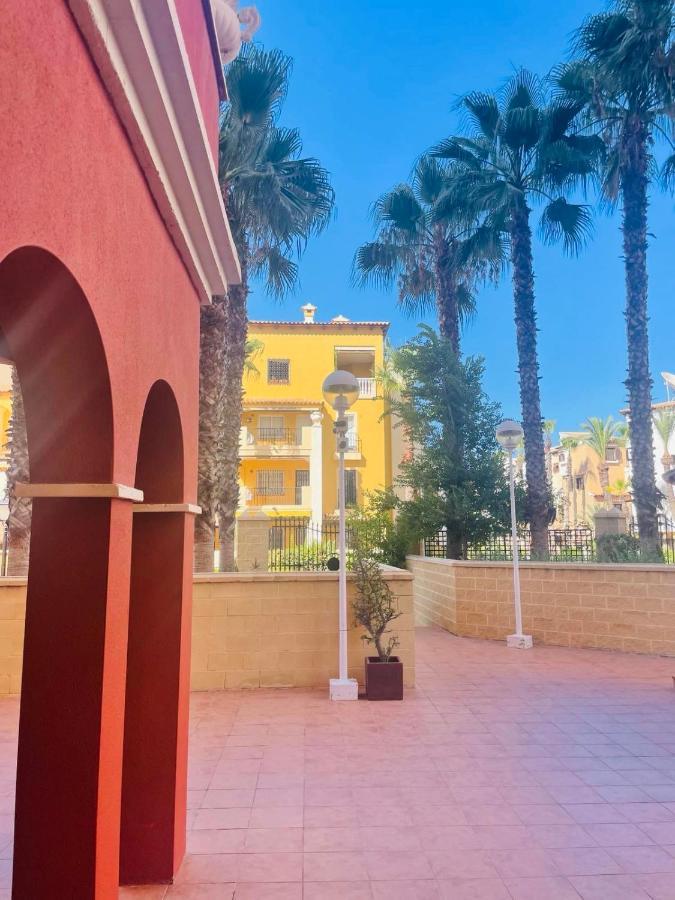 Beach Apartament In Torrevieja Bagian luar foto