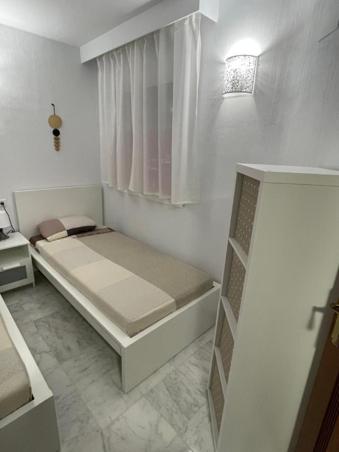 Beach Apartament In Torrevieja Bagian luar foto